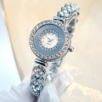 Montre-bracelet femme avec cadran rond et cristaux - Marvella