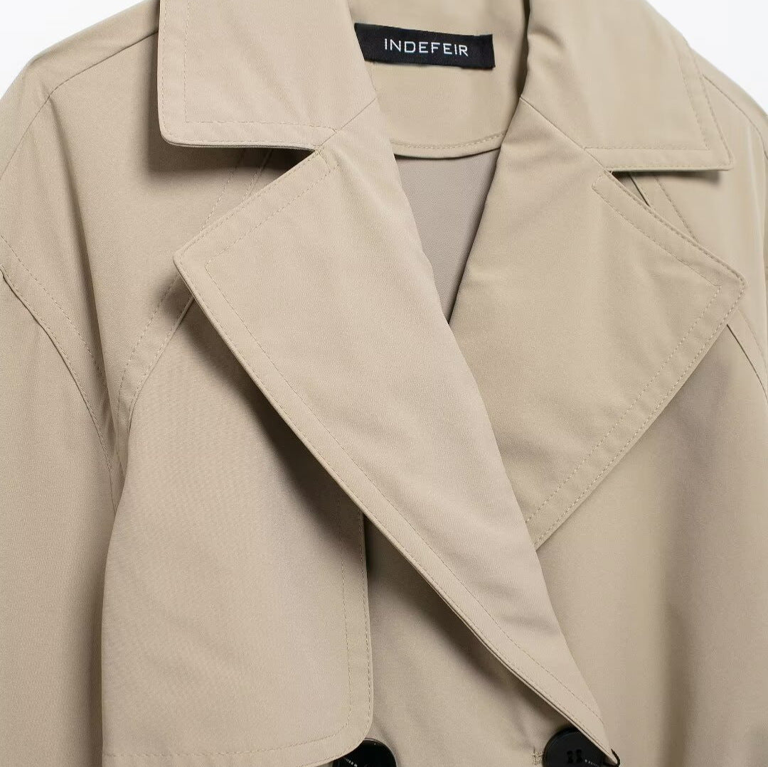 Klassischer Trenchcoat für Frauen - Svea