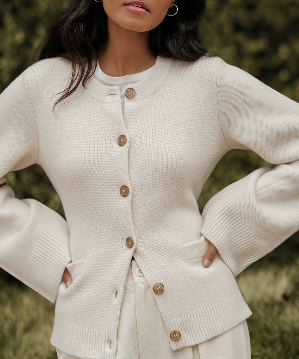 Gerade geschnittene Damen Strickjacke mit Knopfverschluss - Alvara