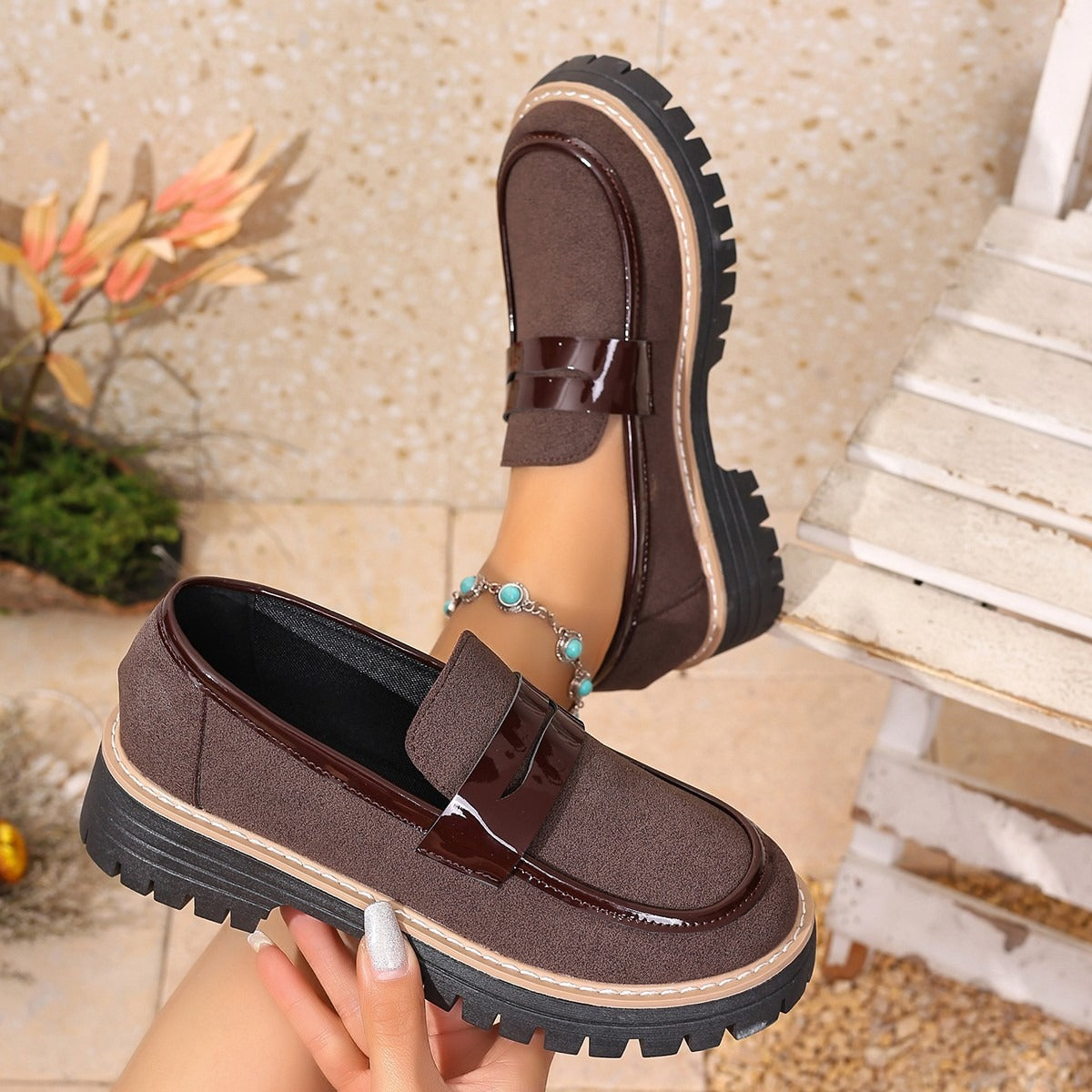 Matte Damen-Slipper mit klobigem Plateau - Rebeca