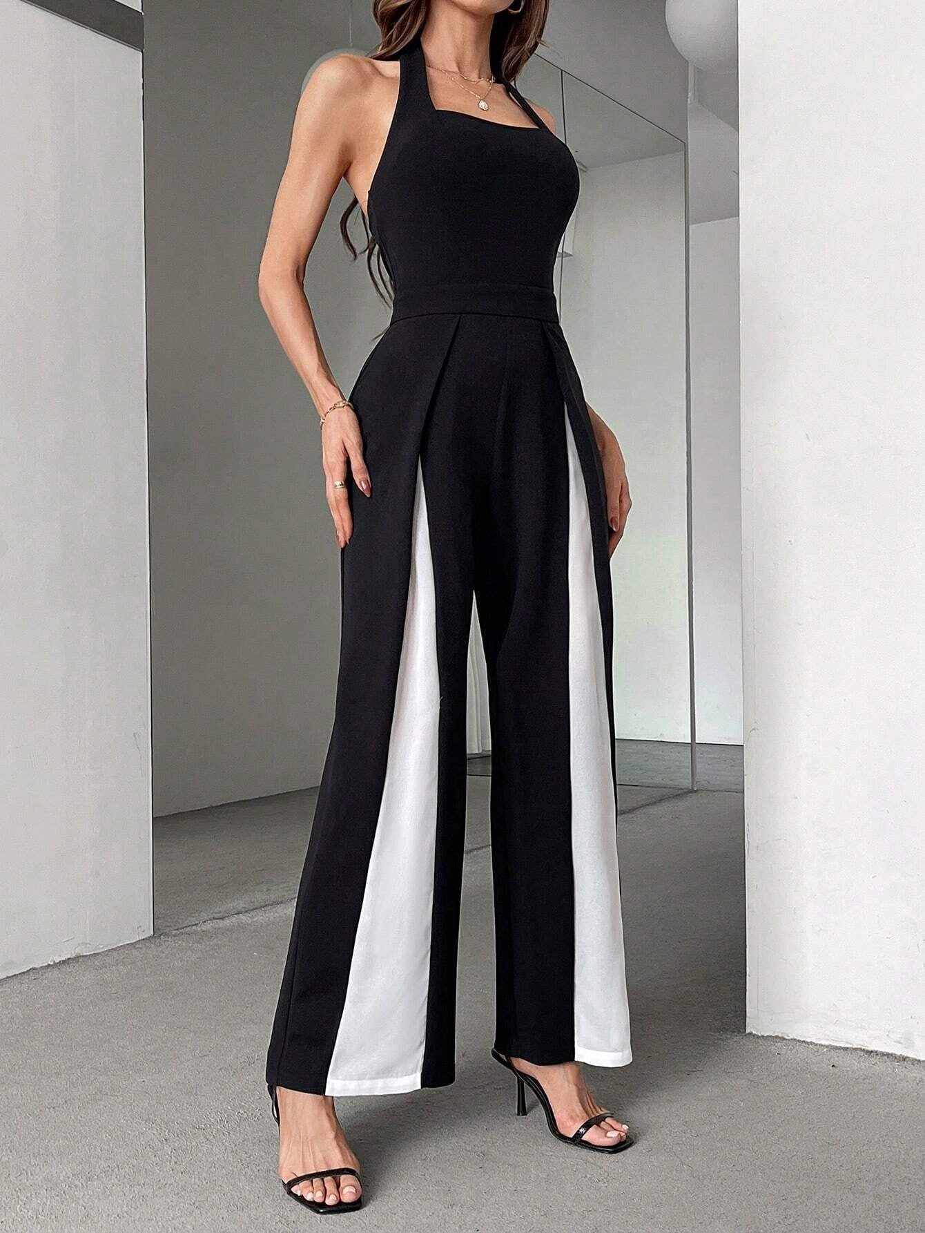 Zweifarbiger Damen-Overall mit Neckholder-Ausschnitt im eleganten Stil - Juliana