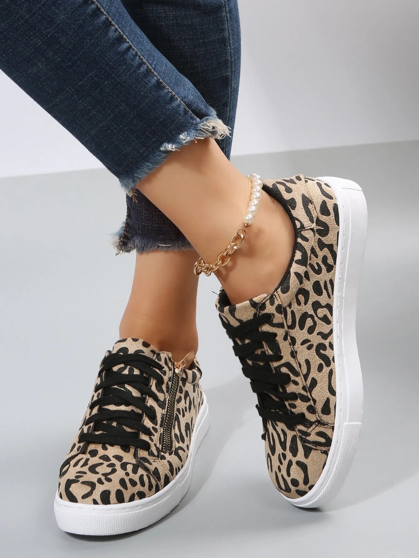 Lässige Damen-Turnschuhe mit Tiermotiv und seitlichem Reißverschluss - Camila