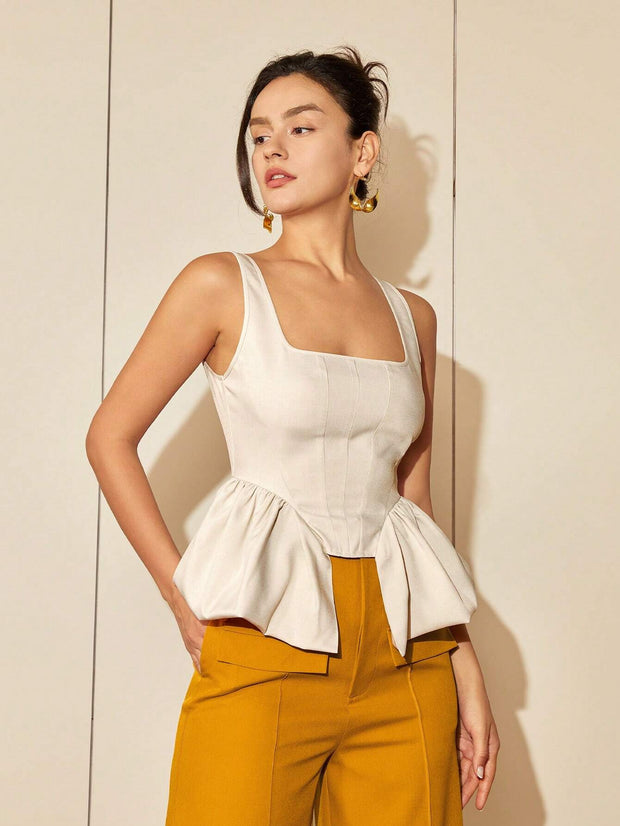 Jessy - Top chic à col carré et ourlet asymétrique