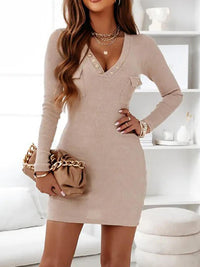 Mallory - Ribbed bodycon dress with V-neckline