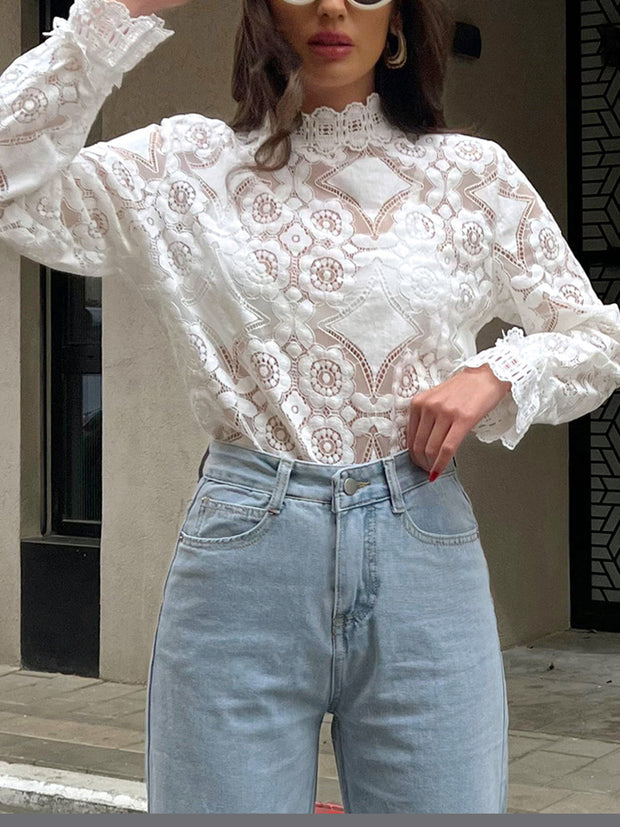 Hannah - T-shirt à col ras-du-cou à broderie de dentelle florale semi-transparente