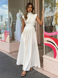 Daisy - Robe longue à encolure dégagée et décolletée