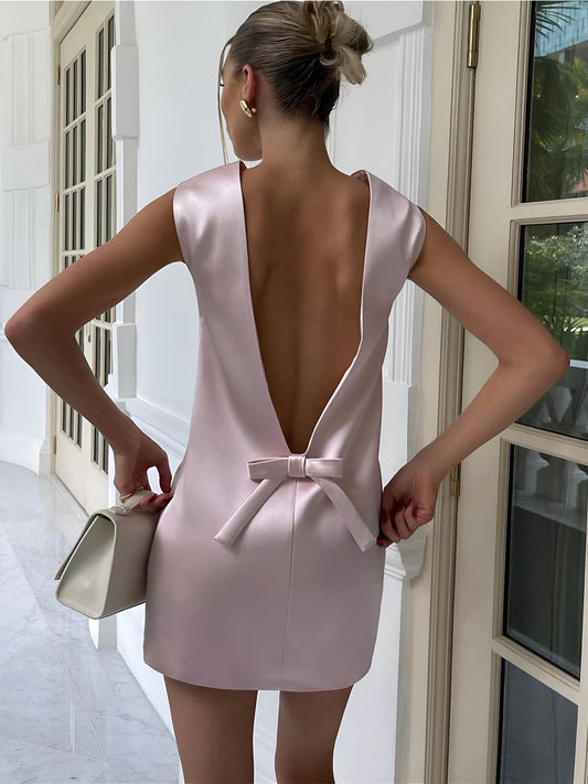Nina - Robe courte en satin avec nœud au dos