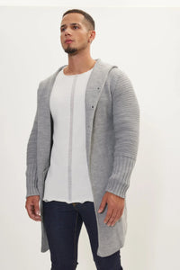 Langer Strickcardigan mit Kapuze und Knöpfen – Baptiste