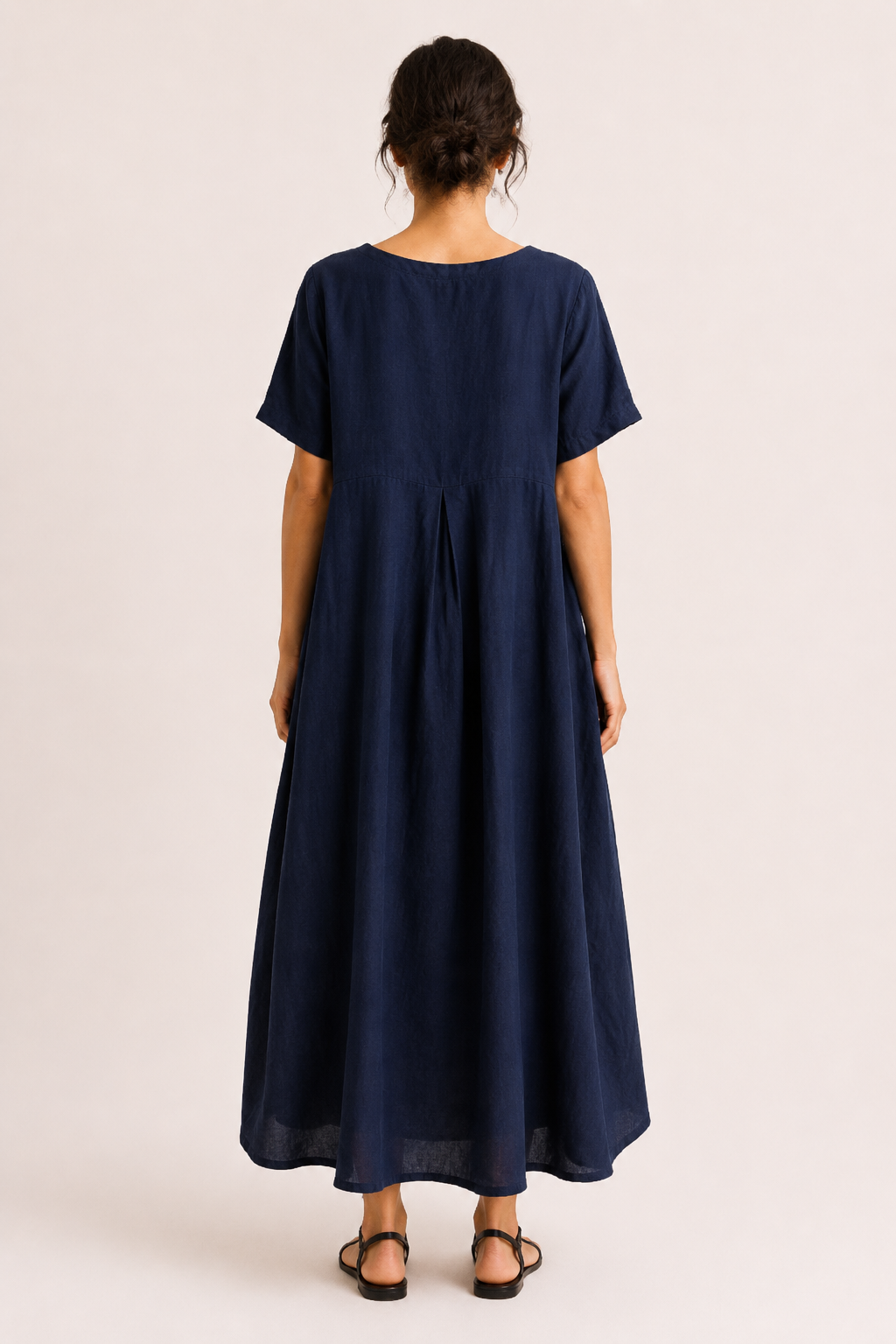 Langes Oversize-Kleid für Damen mit kurzen Ärmeln und Taschen – Gesine
