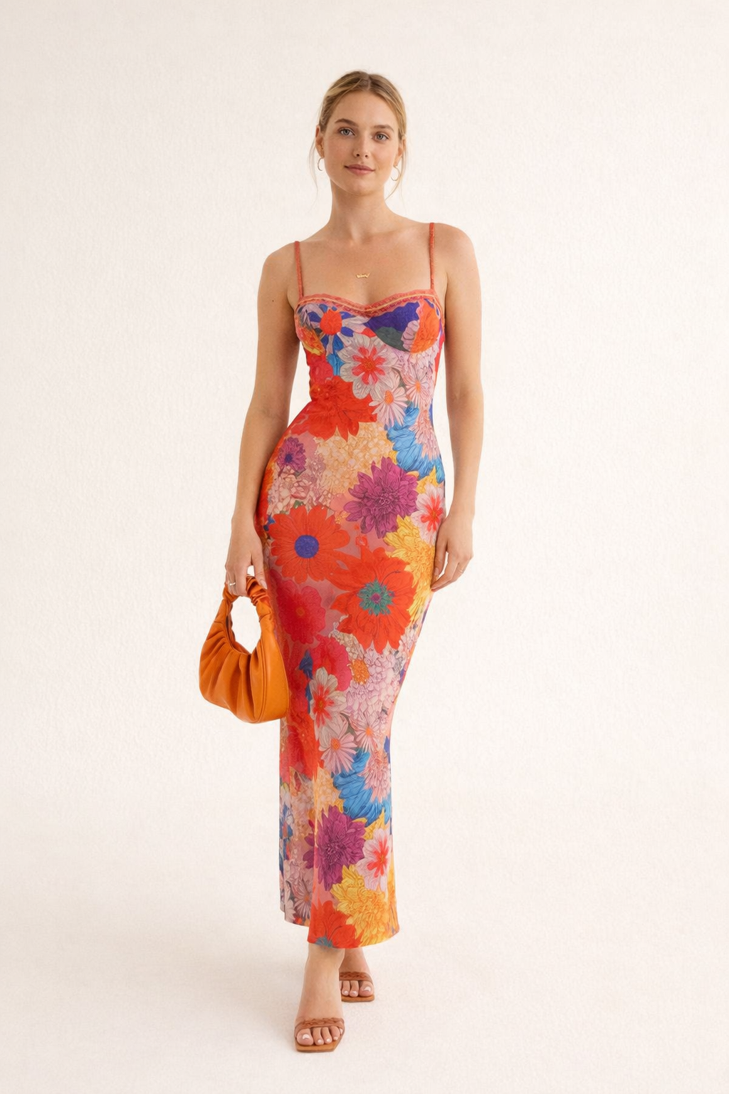 Maxikleid mit Blumendruck und eng anliegenden Trägern - Lirenne