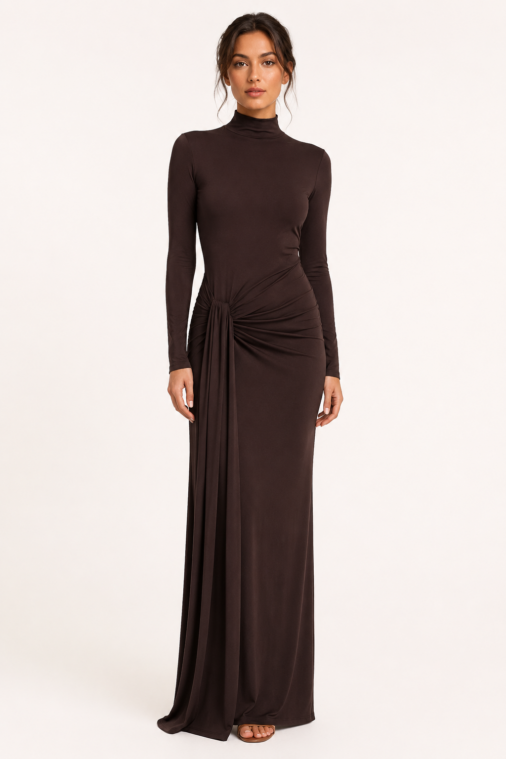 Langes Damenkleid mit hochgeschlossenem, drapiertem Ausschnitt – Monik