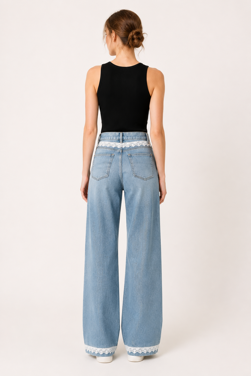 Damenjeans mit weitem Bein, hoher Leibhöhe und Spitzenverzierung – Irma