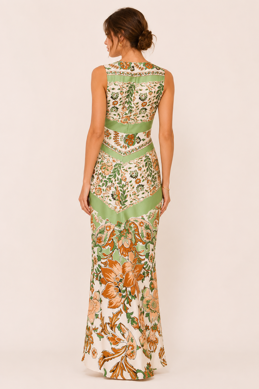 Gemustertes Damenkleid mit V-Ausschnitt und figurbetonter Passform  – Ottilie