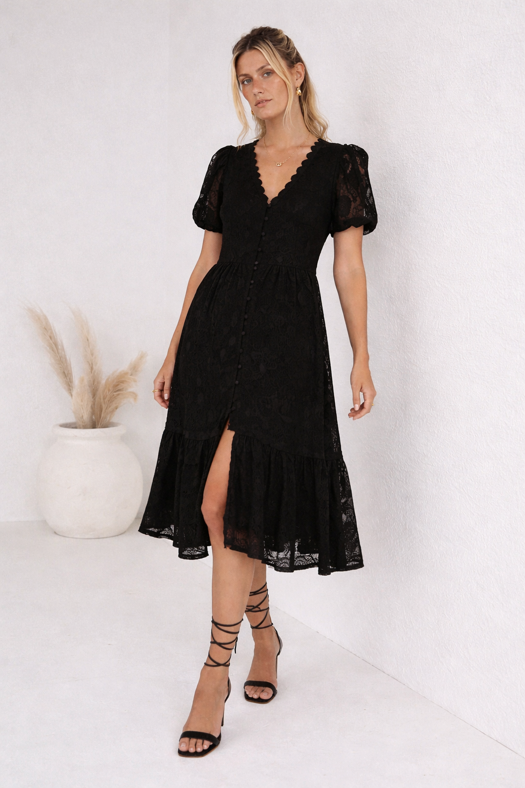 Damen-Spitzenkleid mit V-Ausschnitt - Valen