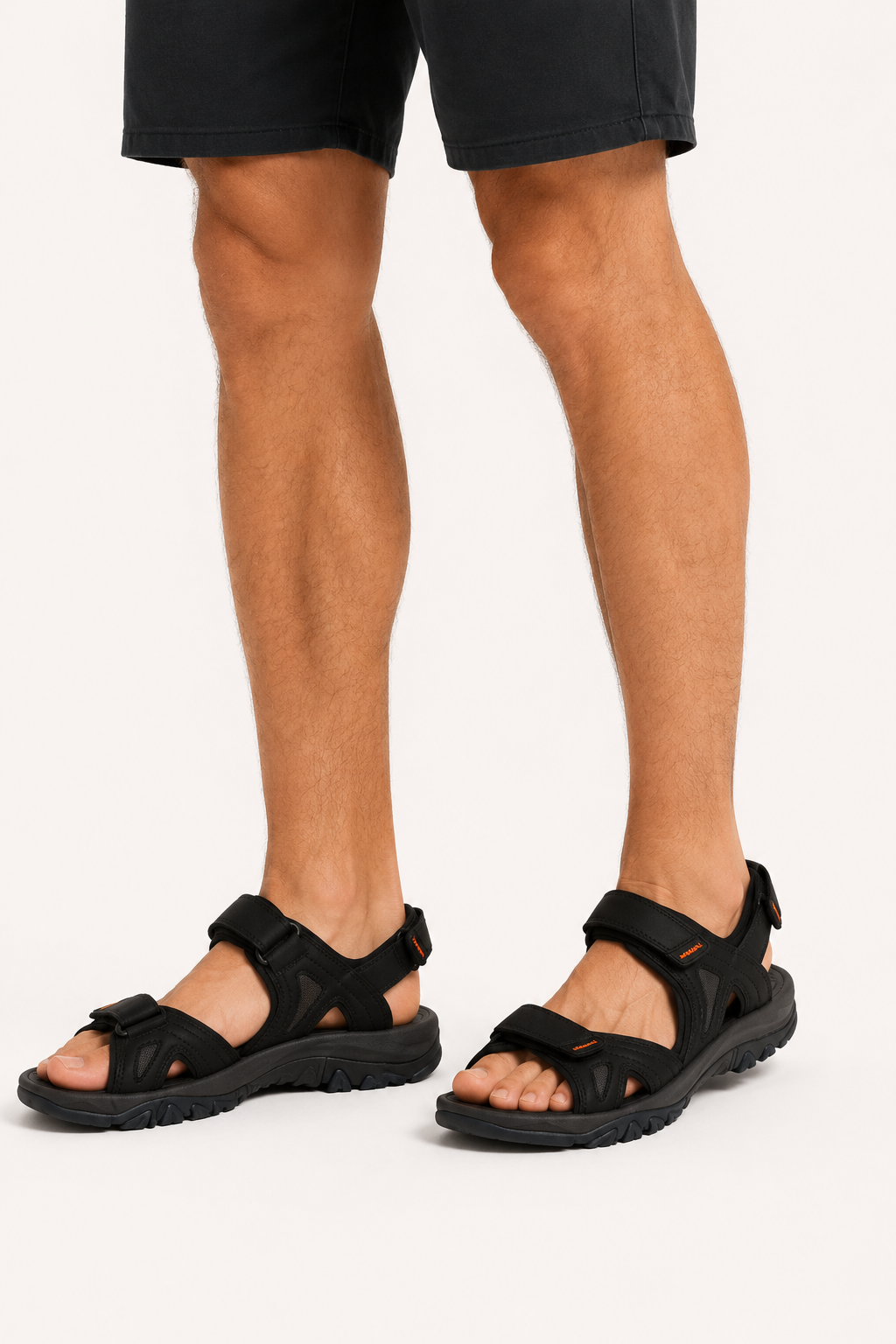 Sportliche Herrensandalen mit verstellbaren Riemen und dicker Sohle – Roderich