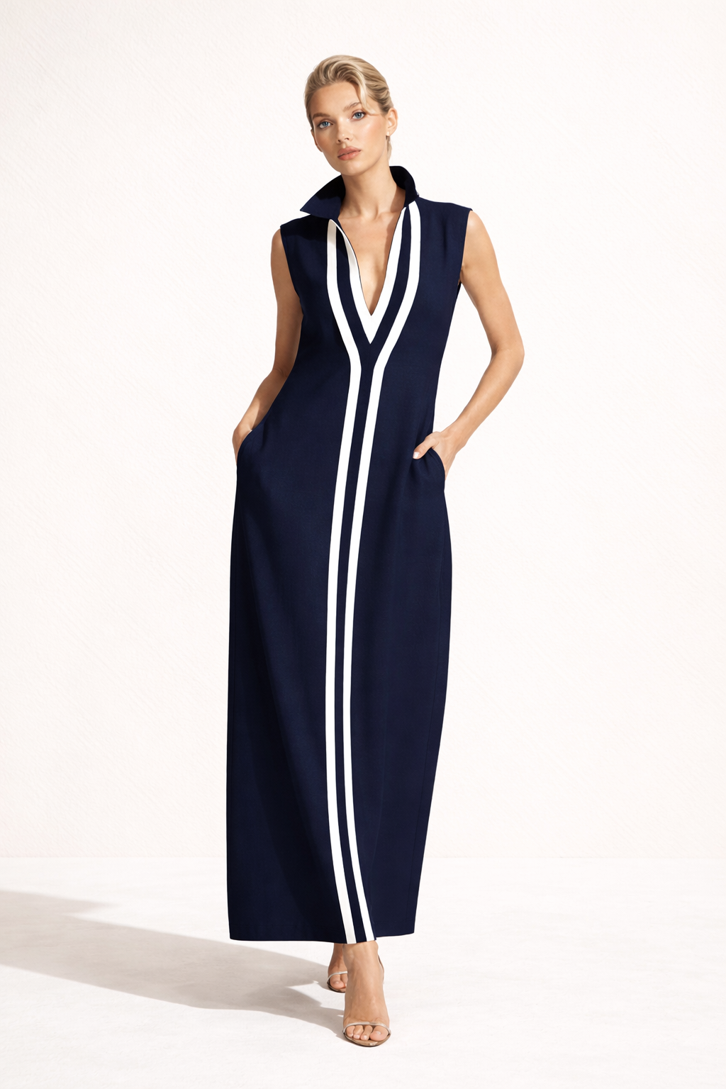 Langes Damenkleid mit V-Ausschnitt - Sigrid