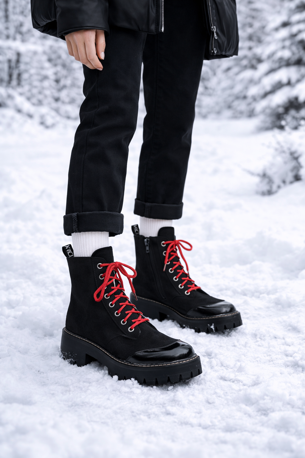 Wadenhohe Lederstiefel mit flacher Sohle - Wendy