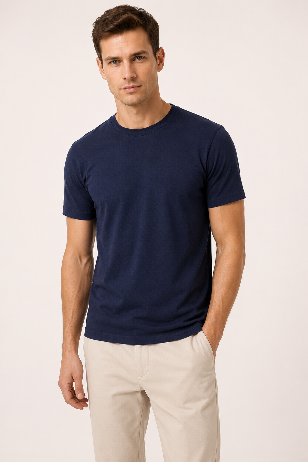 Eng anliegendes Herren-T-Shirt mit kurzen Ärmeln und Rundhalsausschnitt – Lukas