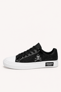 Lässige Herrensneaker mit Schnürung und Totenkopf-Motiv – Volker
