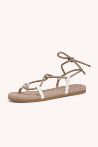 Flache Schnürsandalen für Damen mit schmalen Riemchen und Knöchelriemen – Leni