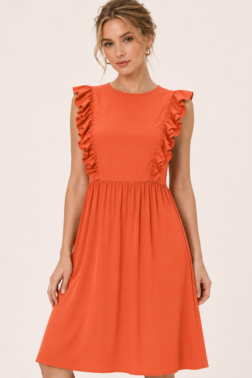 Langes Damenkleid mit Rüschen an den Schultern und weitem Rock – Helena
