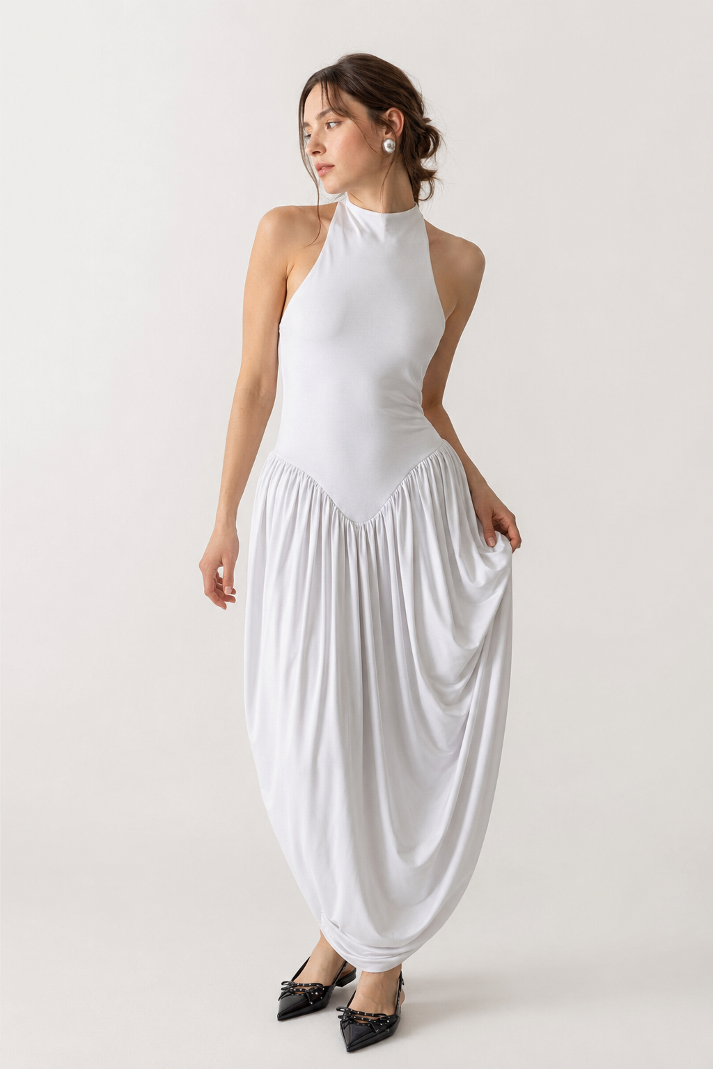 Langes Sommerkleid für Damen mit Halterkragen und fließendem Rock – Liv
