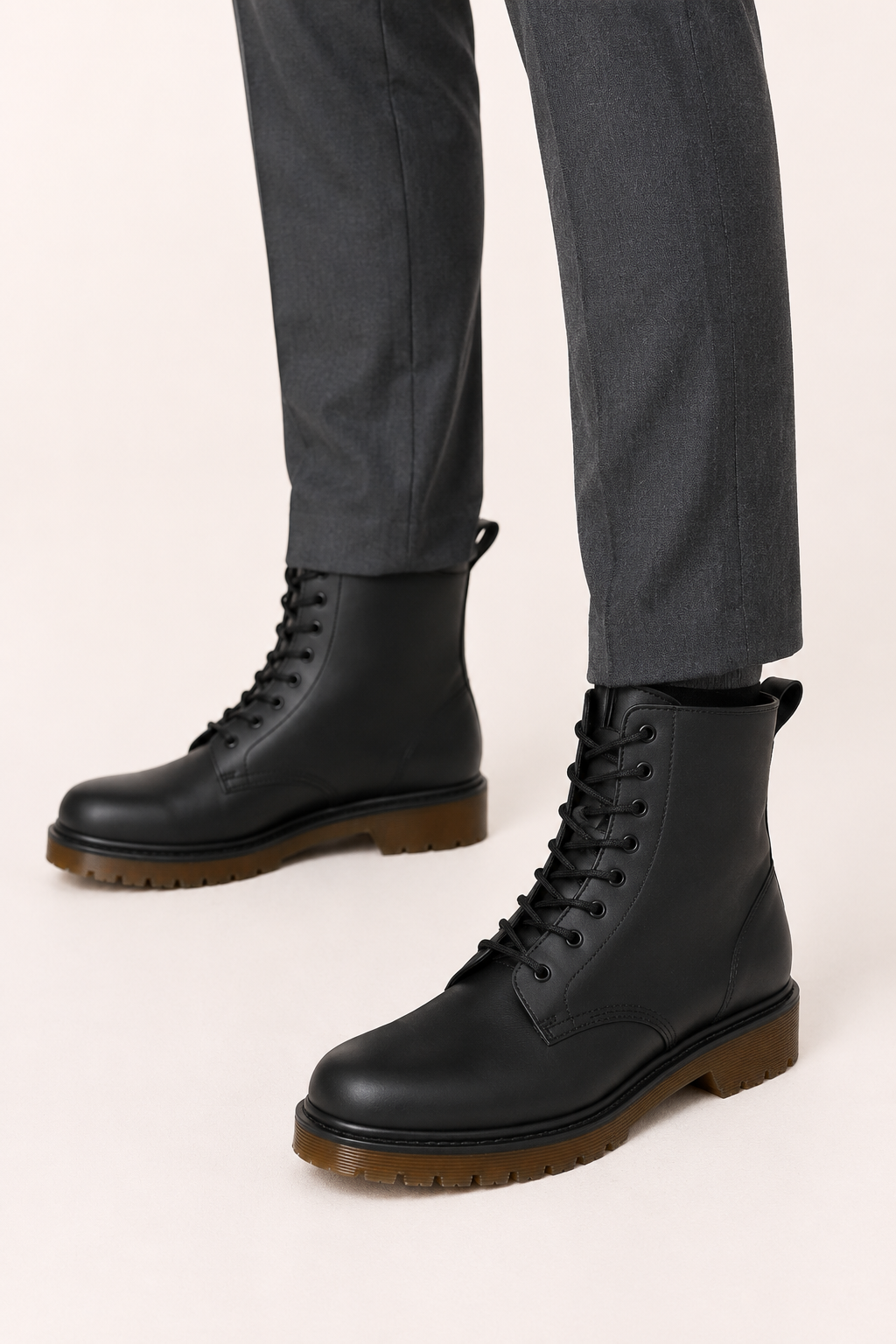 Wasserdichte Stiefel mit mittlerem Schaft, Schnürung und rutschfester Sohle – Fabric
