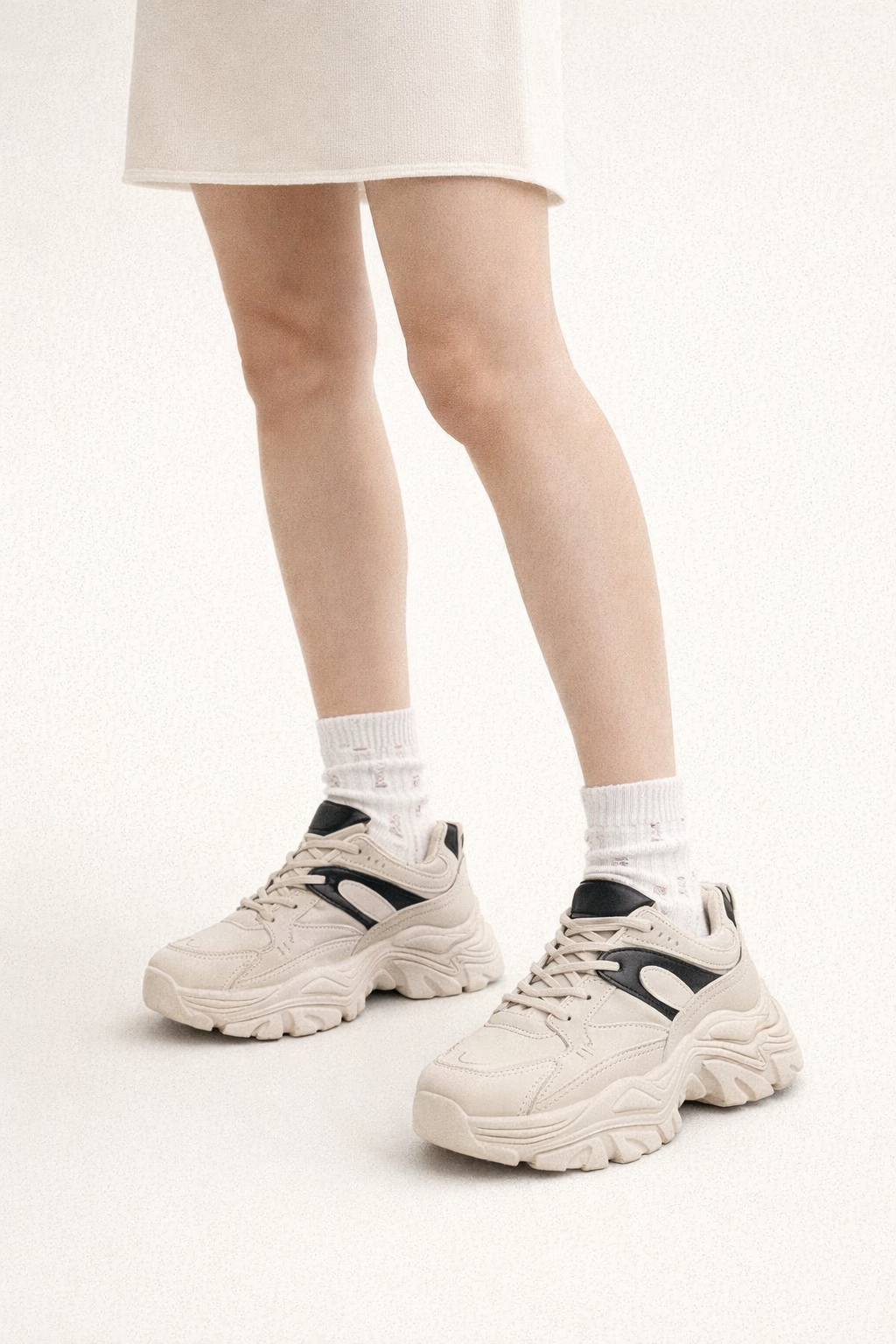 Damen-Sportschuhe mit stabiler Sohle und modernem Design - Alessandra