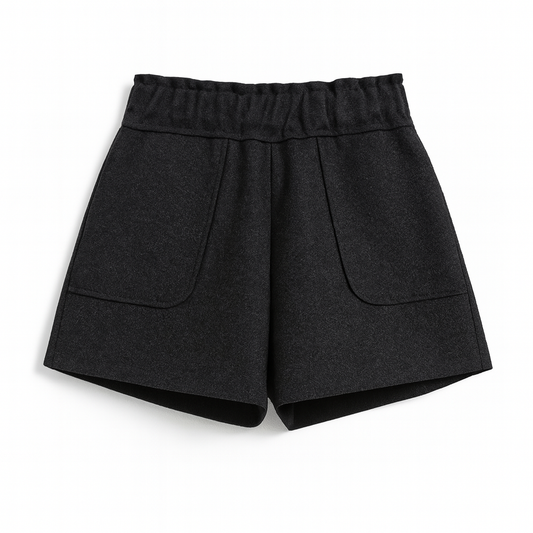 Hochgeschlossene Shorts mit geräumigen Taschen - Noelle