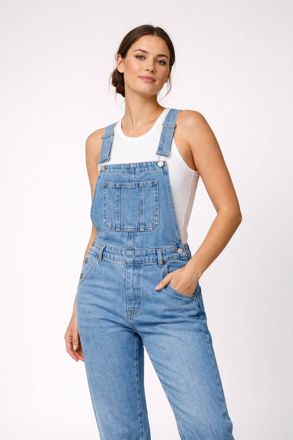 Latzhose aus Denim in Übergröße mit Taschen und verstellbaren Trägern - Valmira