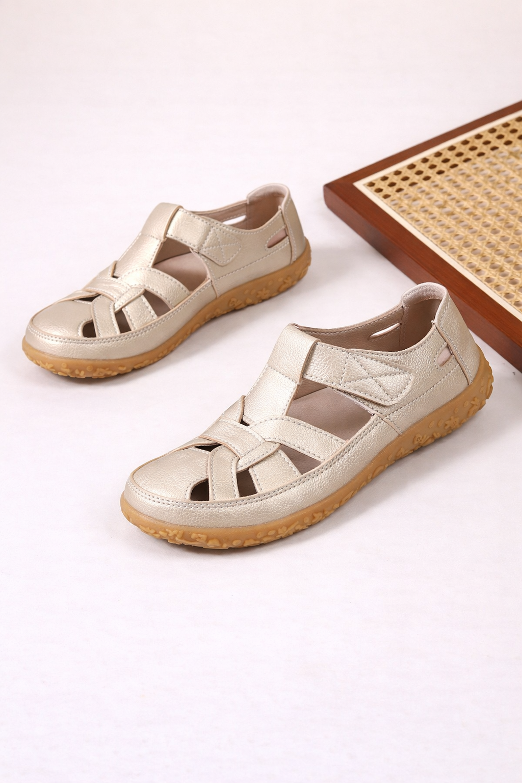 Geschlossene Zehensandalen für Damen - Laret