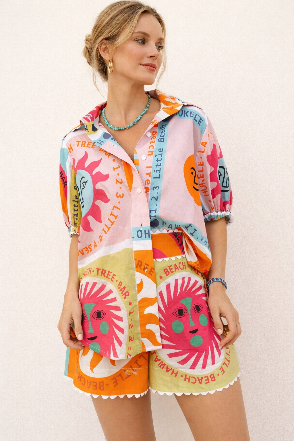 Bedrucktes Damenset mit Shirt und elastischen Shorts - Mireva