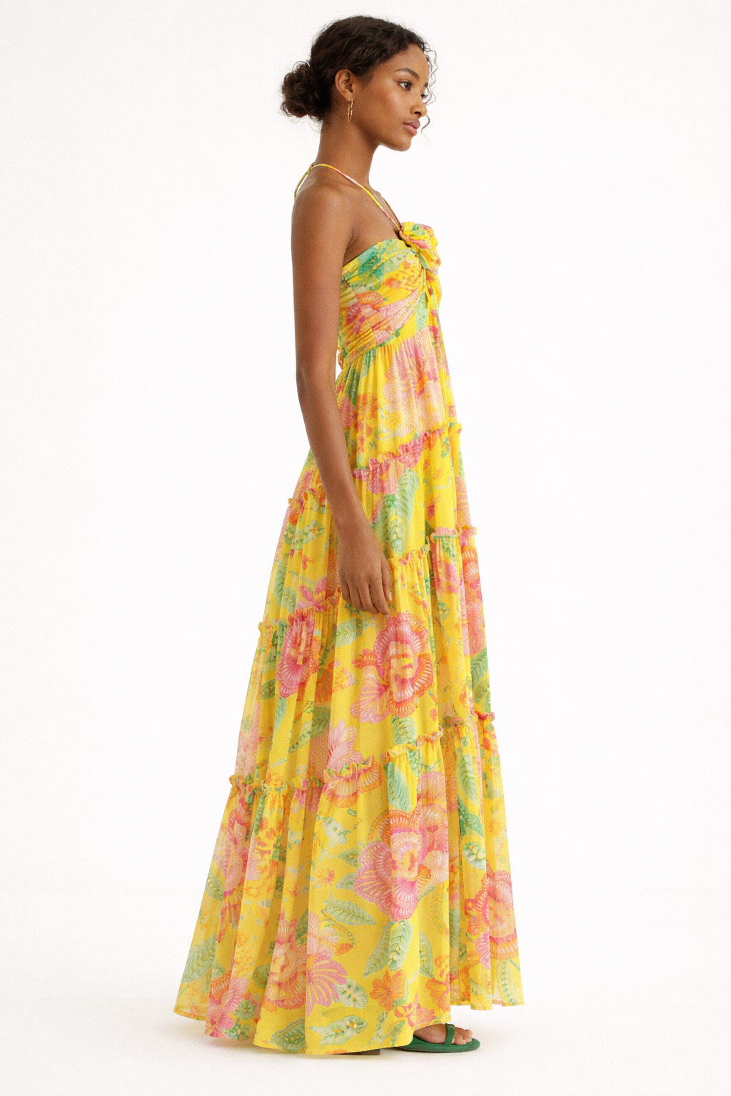 Langes Damenkleid mit dünnen Trägern und geblümtem Rock - Lirena