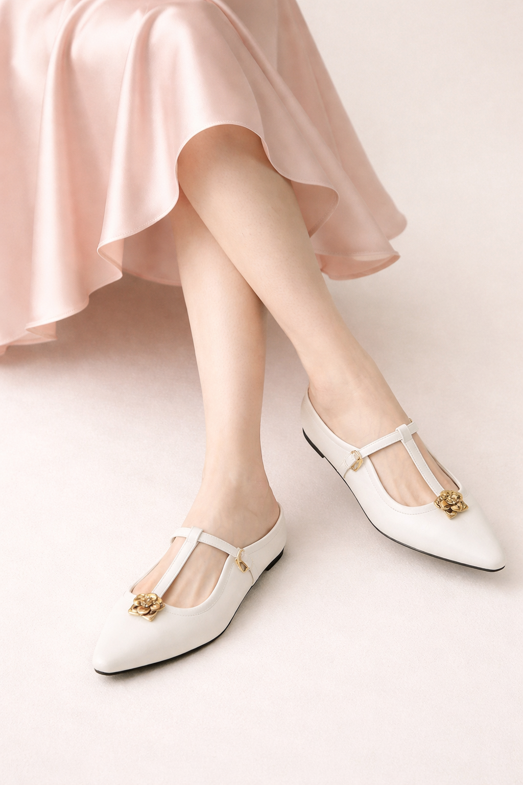 Damen Mary Jane Schuhe elegant spitze Zehe Gold Detail - Floriane