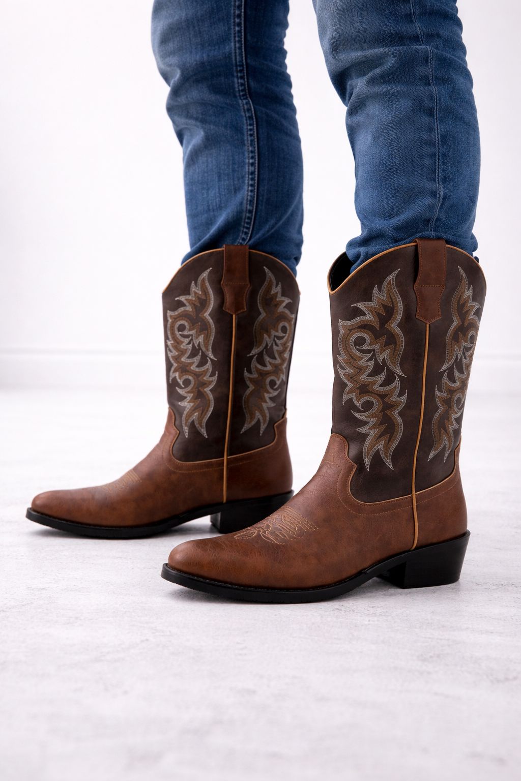 Hohe Herrenstiefel im Retro-Stil mit Stickerei - Kervon