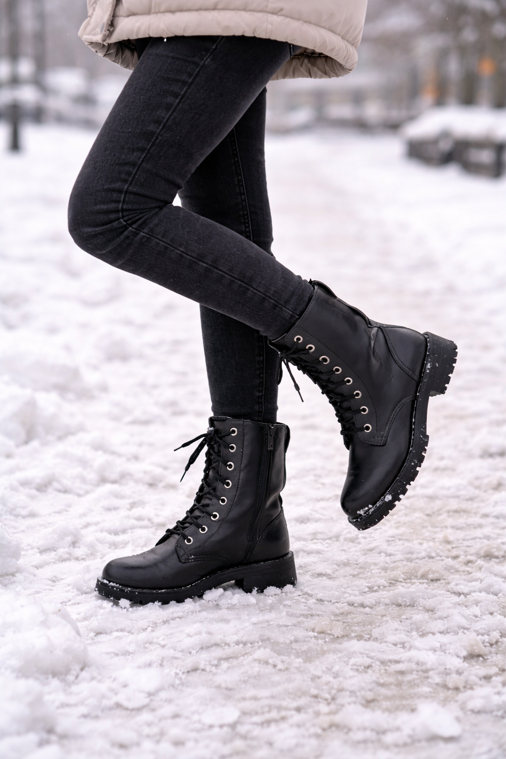 Halbhohe Schnürstiefel im Militärstil für Damen - Mel