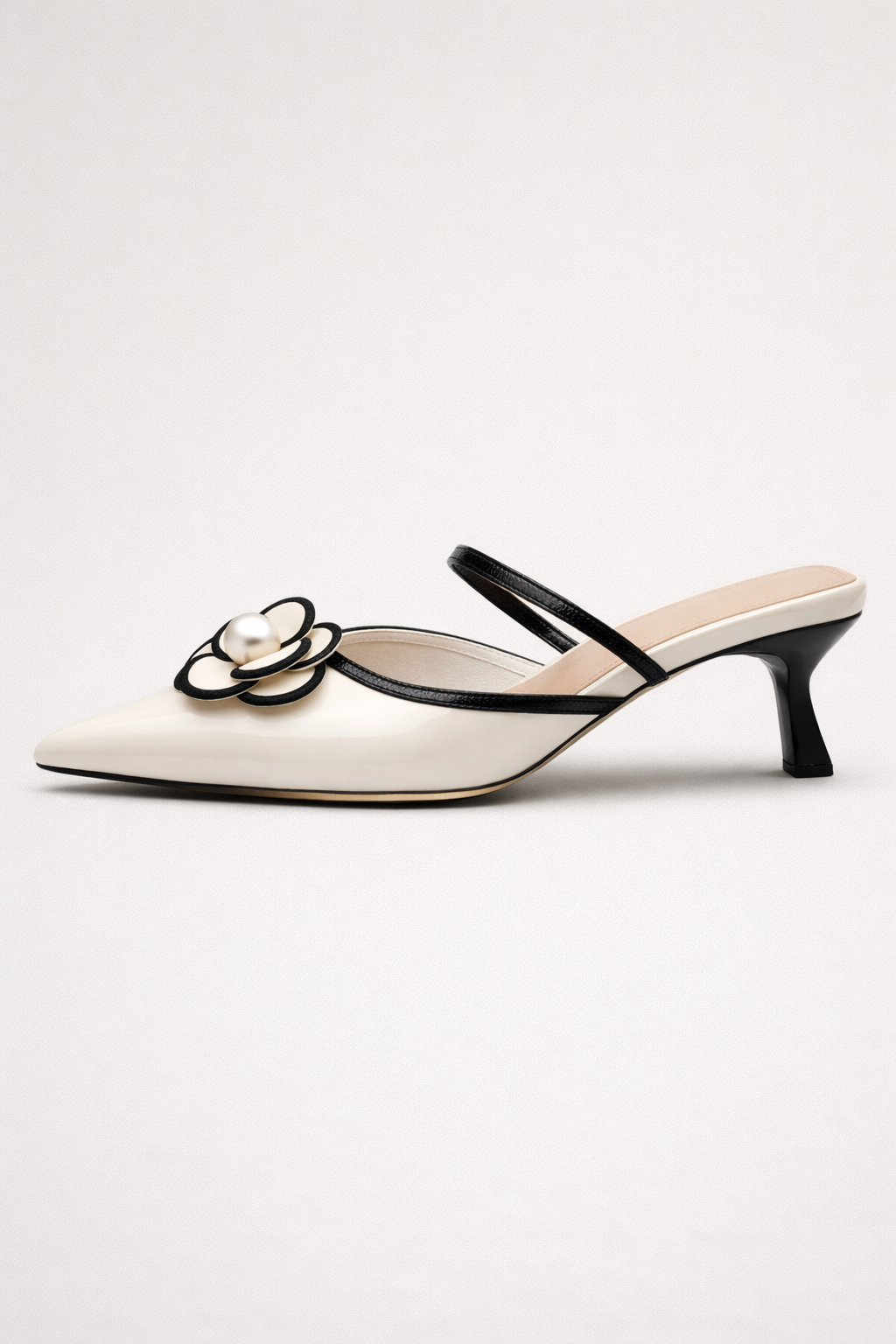 Damen Slingback-Schuh mit niedrigem Absatz und applizierter Blume - Vivienne
