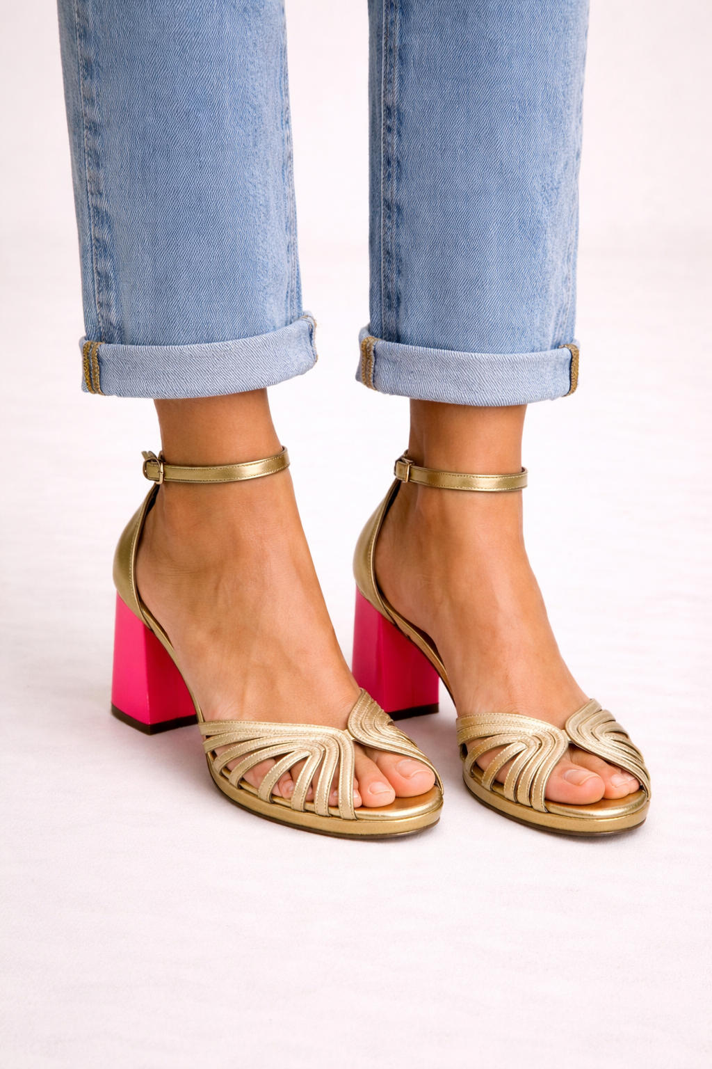 Damensandalen mit offenen Riemen und breitem Absatz - Apolline
