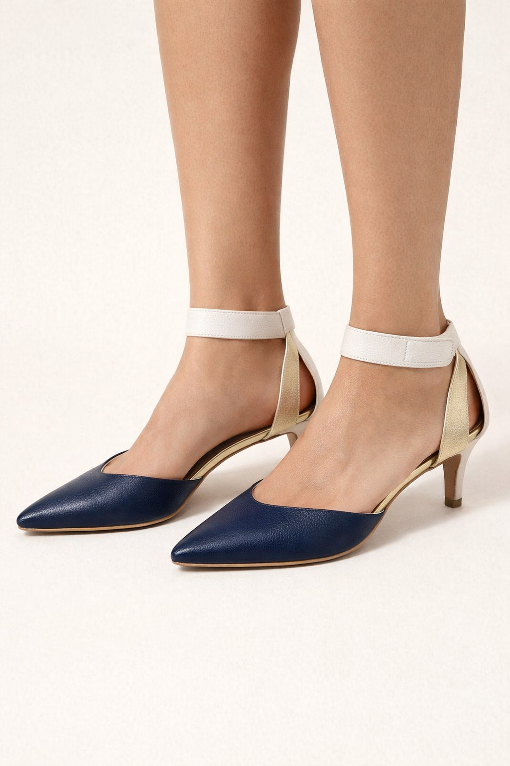 Halbhohe Schuhe mit Knöchelriemen für Damen - Velmira