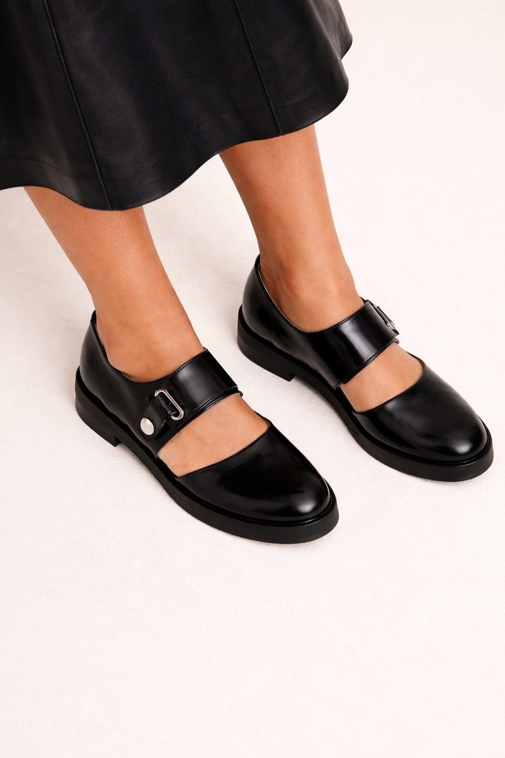 Damen geschlossene Schuhe Schnalle Seite dicke Sohle - Caterina