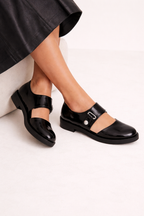 Damen geschlossene Schuhe Schnalle Seite dicke Sohle - Caterina