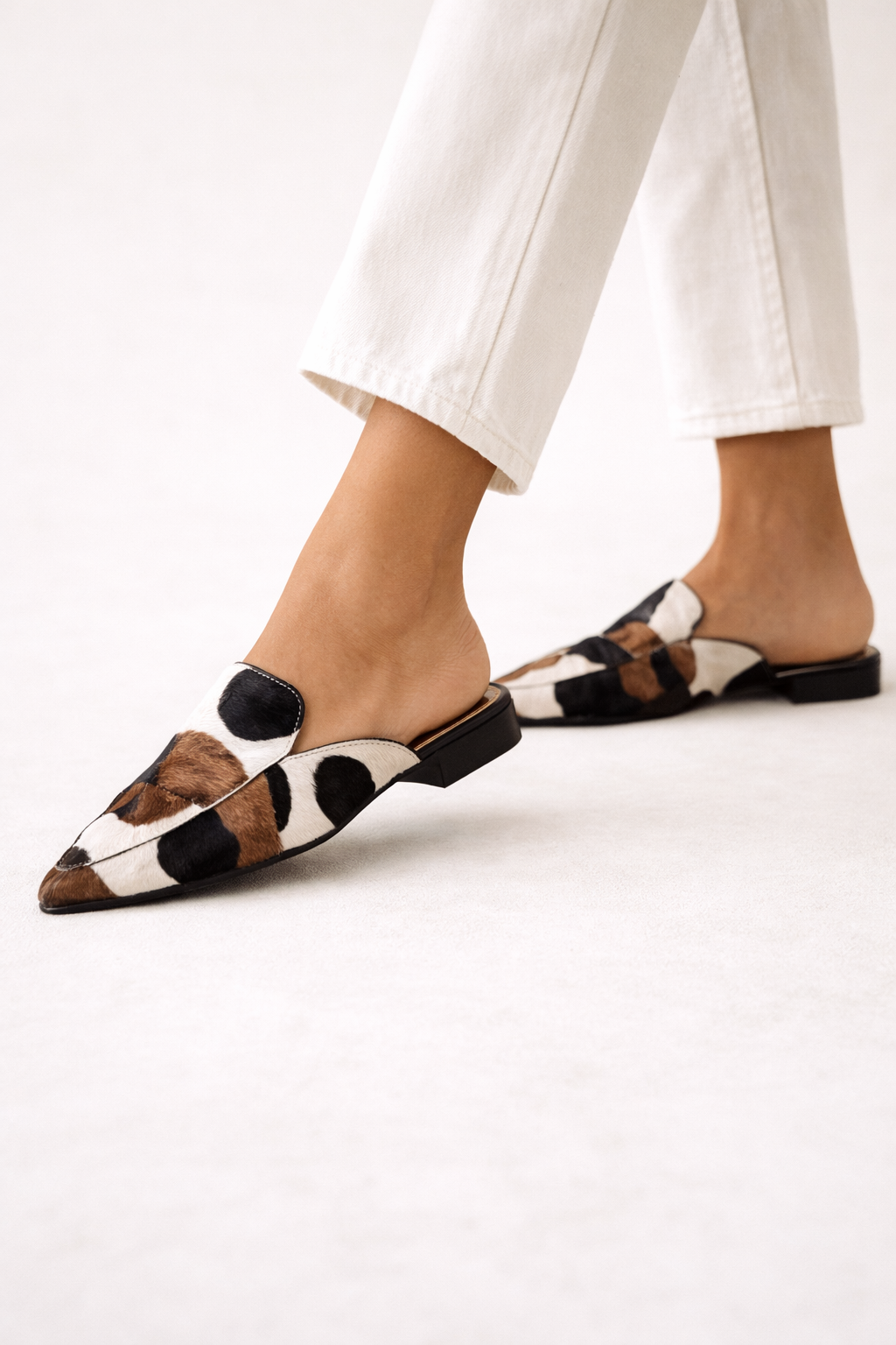 Geschlossene Damen-Slipper mit Aufdruck - Bria