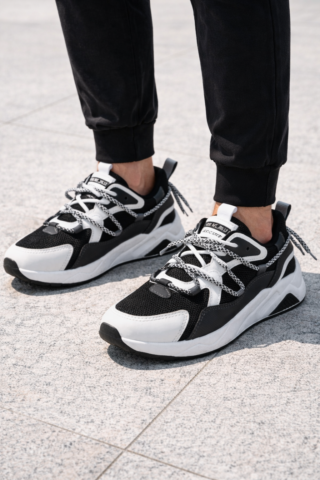 Laufschuhe mit erhöhter Sohle - Nexor
