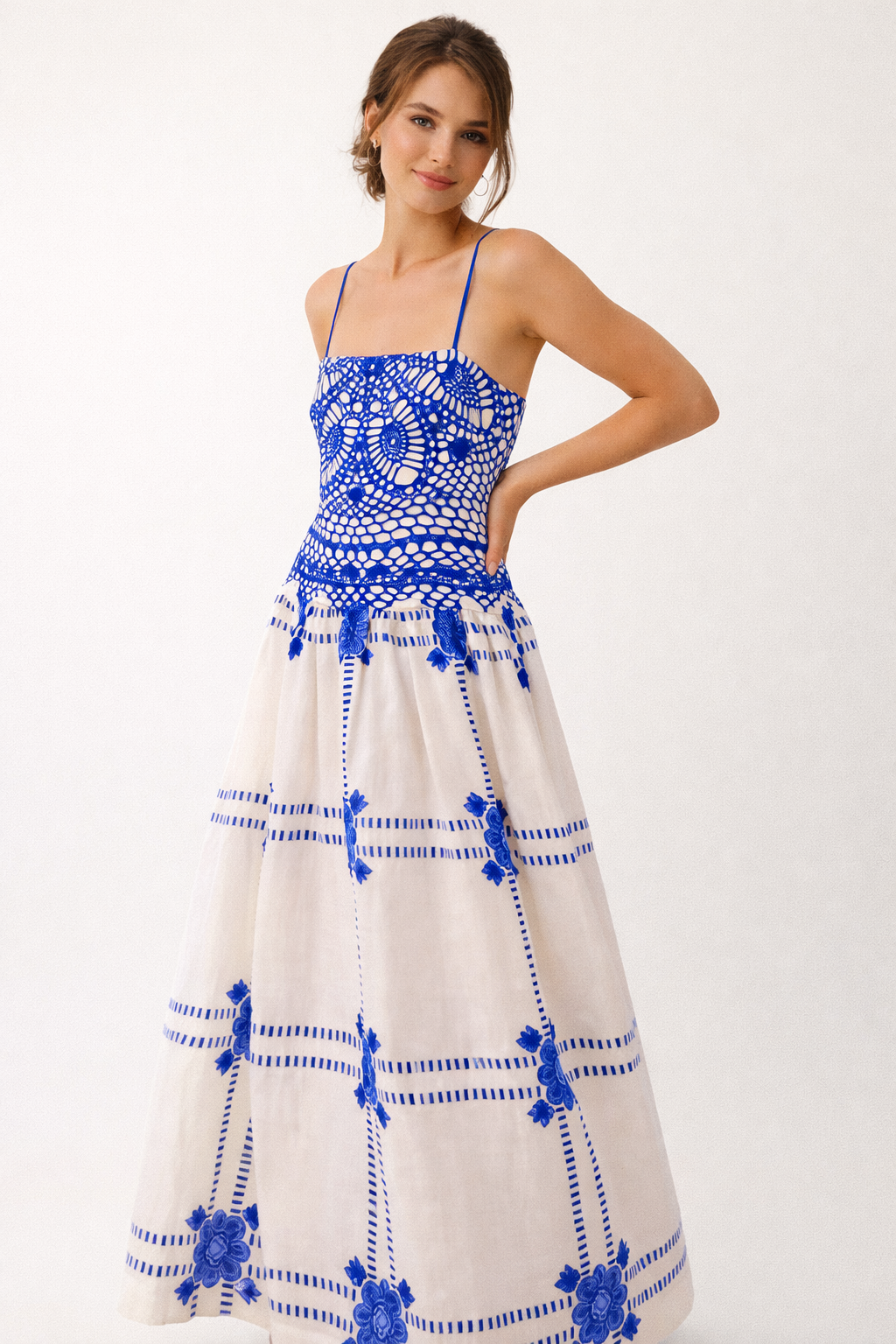 Midikleid mit Häkeldruck und dünnen Trägern für Frauen - Alba
