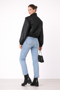 Kurze, gerade geschnittene Jacke für Frauen - Zirella