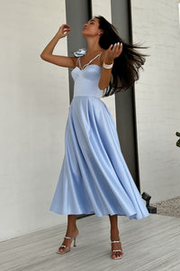 Clara - Robe femme avec découpe et bretelles ton bleu