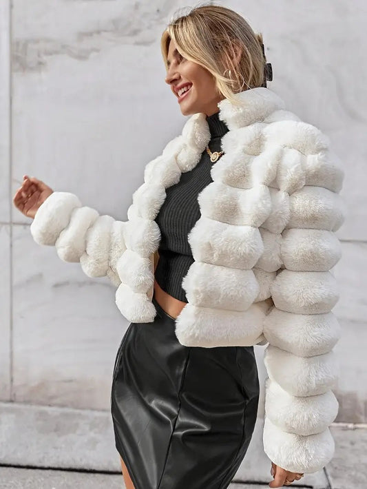 Lorette - Manteau court en fausse fourrure sophistiqué pour femme