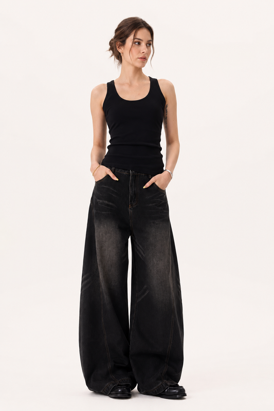 Jean baggy pour femme à jambes très larges, avec des coutures arrondies et un effet délavé usé - Liesel