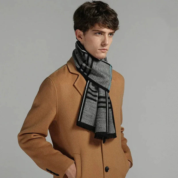 Eleganter Herrenschal für den Winter