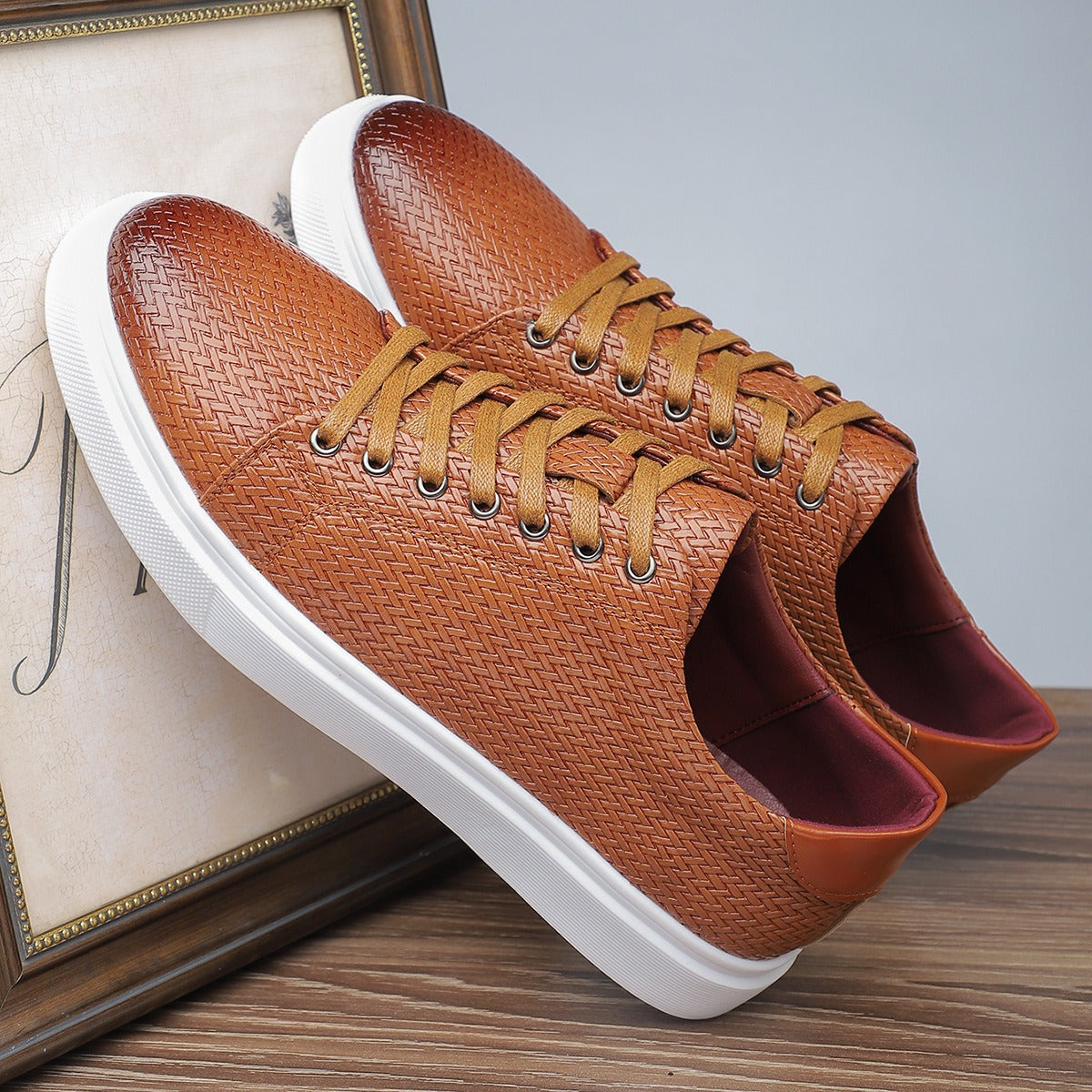 Niedrige Herren-Turnschuhe aus geprägtem Kunstleder im Casual-Stil - Álvaro